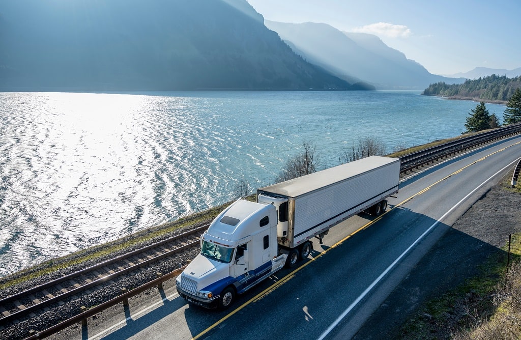 What Is a Dry Van and How Is it Different from a Reefer Truck?